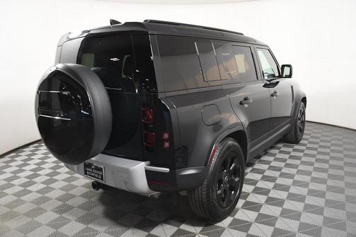 2025 Land Rover Defender 110 P300