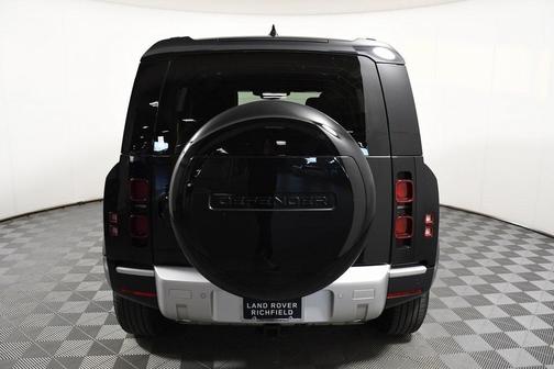 2025 Land Rover Defender 110 P300