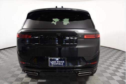 2025 Land Rover Range Rover Sport SE