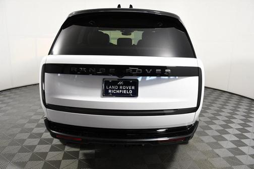 2025 Land Rover Range Rover P530 SE
