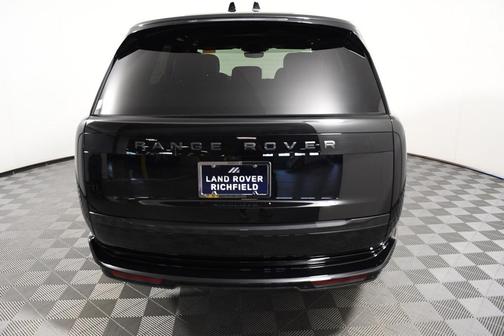 2025 Land Rover Range Rover P550e SE