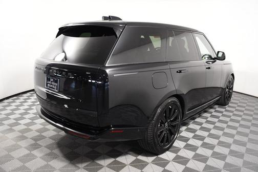 2025 Land Rover Range Rover P550e SE