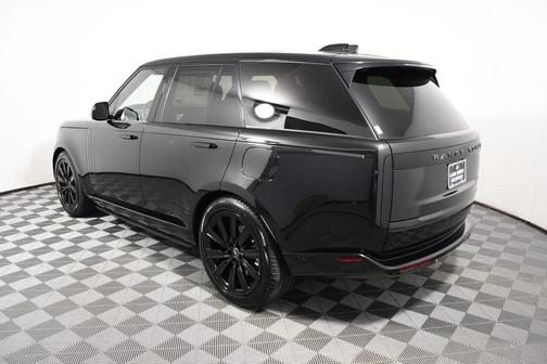 2025 Land Rover Range Rover P550e SE