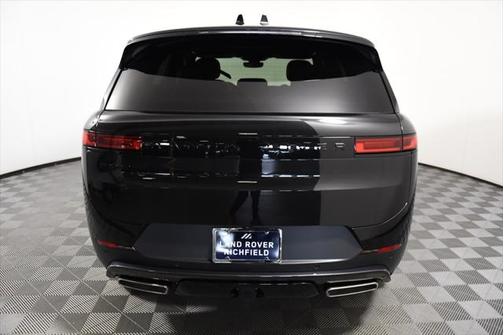 2025 Land Rover Range Rover Sport SE