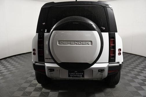 2025 Land Rover Defender 110 P400 S