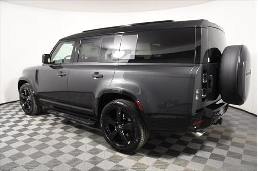 2025 Land Rover Defender V8