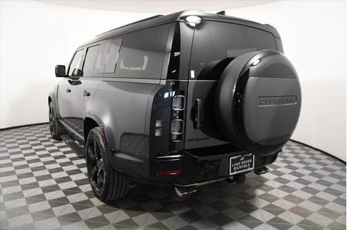 2025 Land Rover Defender V8