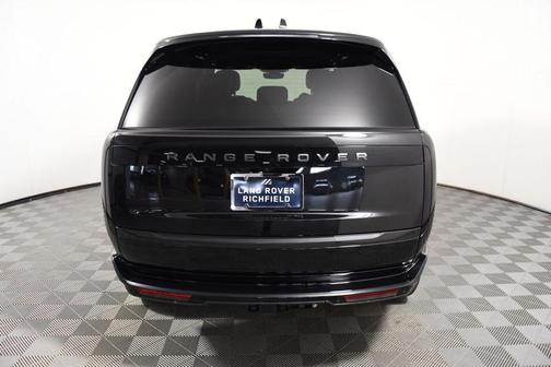 2026 Land Rover Range Rover P530 SE