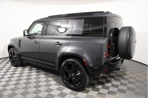 2025 Land Rover Defender 110 P400 X-Dynamic SE