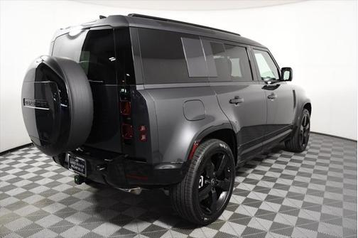 2025 Land Rover Defender 110 P400 X-Dynamic SE