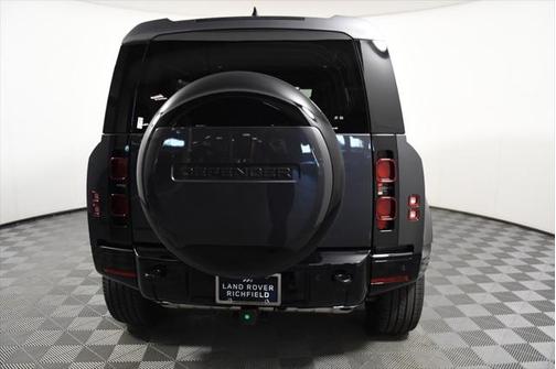 2025 Land Rover Defender 110 P400 X-Dynamic SE