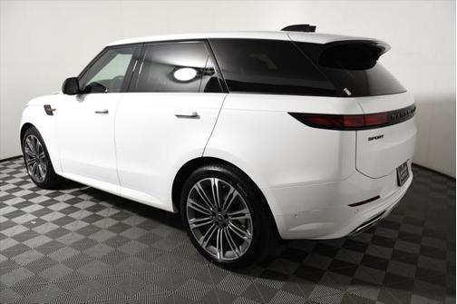 2025 Land Rover Range Rover Sport SE