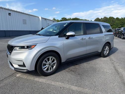 Silky Silver 2022 Kia Carnival LXS