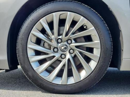 2019 Lexus ES 300h Base
