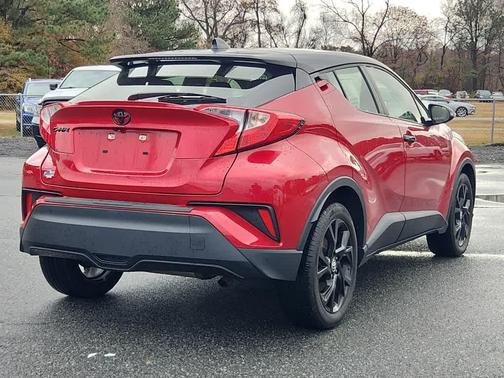 2022 Toyota C-HR XLE