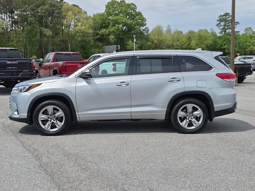 Celestial Silver Metallic 2019 Toyota Highlander Limited