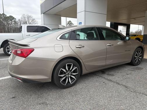 2022 Chevrolet Malibu FWD RS