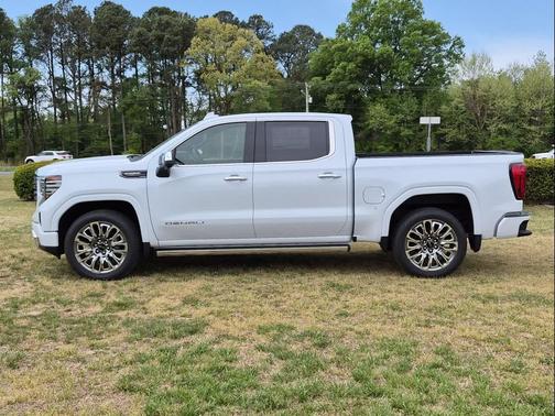 Glacier White Tricoat 2026 GMC Sierra 1500 Denali Ultimate
