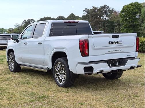 Glacier White Tricoat 2026 GMC Sierra 1500 Denali Ultimate