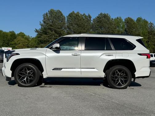 Wind Chill Pearl 2024 Toyota Sequoia SR5
