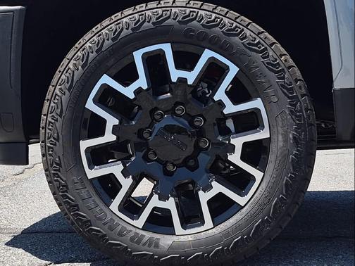 Sterling Metallic 2026 GMC Sierra 2500 Denali