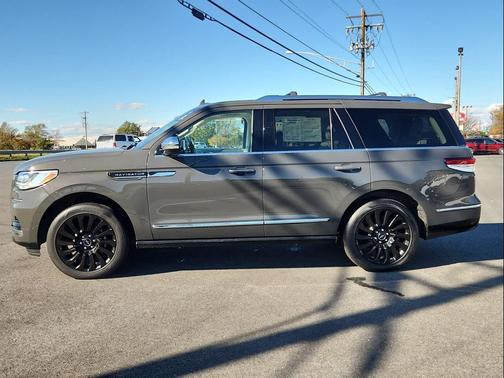 2022 Lincoln Navigator Black Label