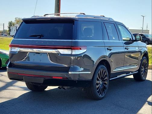 2022 Lincoln Navigator Black Label