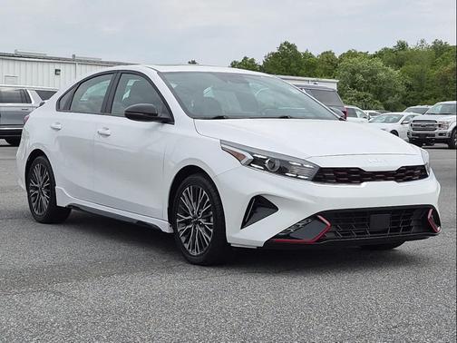 Snow White Pearl 2024 Kia Forte GT-Line