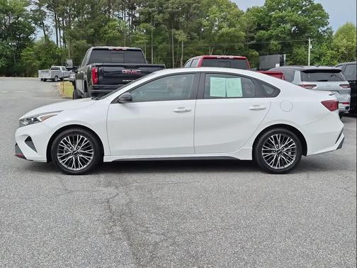 Snow White Pearl 2024 Kia Forte GT-Line