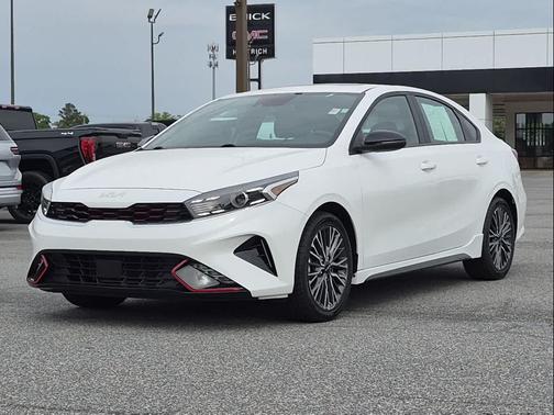 Snow White Pearl 2024 Kia Forte GT-Line