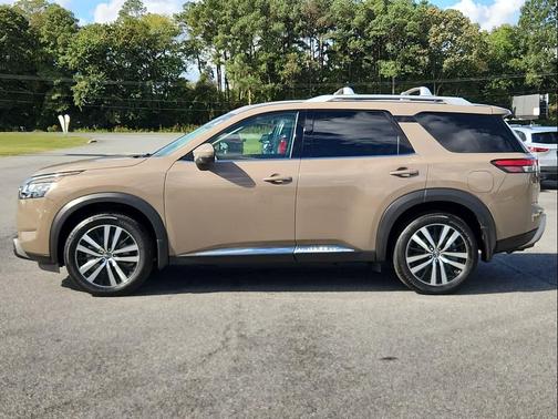 2024 Nissan Pathfinder Platinum 4WD