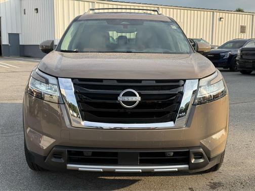 2024 Nissan Pathfinder Platinum 4WD