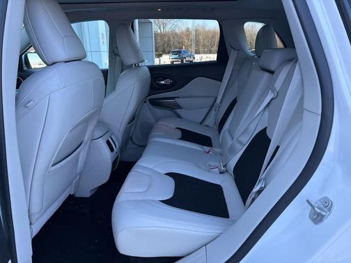 2021 Jeep Cherokee Latitude Plus