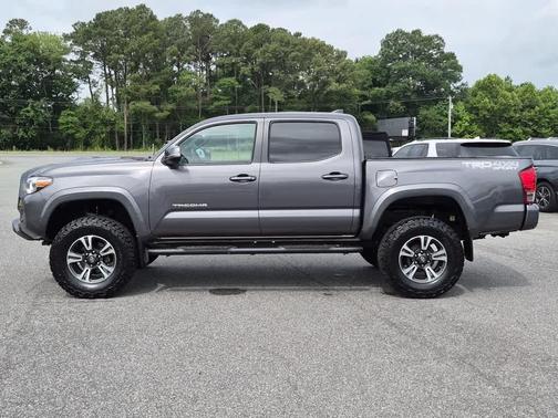 Black 2016 Toyota Tacoma SR