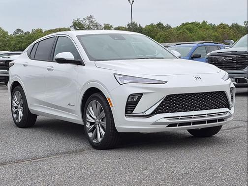 White Frost Tricoat 2026 Buick Envista Avenir FWD