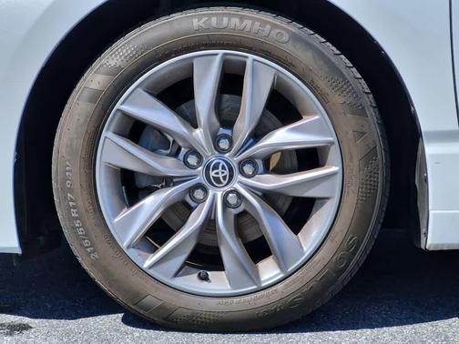 Wind Chill Pearl 2021 Toyota Avalon XLE