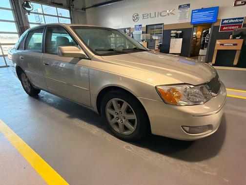 2000 Toyota Avalon XL