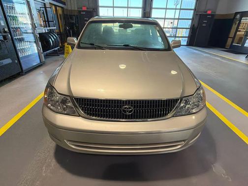 2000 Toyota Avalon XL