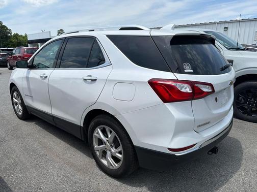 Iridescent Pearl Tricoat 2020 Chevrolet Equinox L