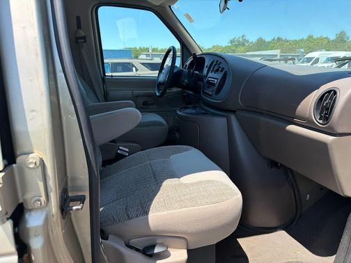 Harvest Gold Clearcoat M 1999 Ford E350 Super Duty XL Wagon