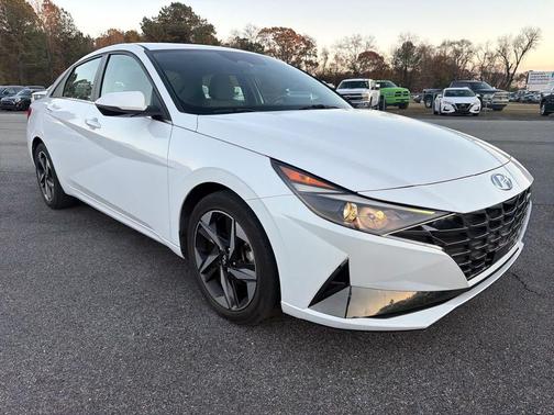 2021 Hyundai ELANTRA SEL