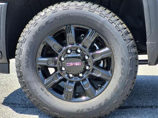 Summit White 2026 GMC Sierra 2500 AT4