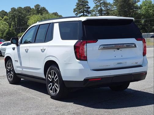 Summit White 2024 GMC Yukon 4WD AT4