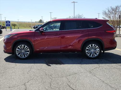 2022 Toyota Highlander Hybrid Platinum