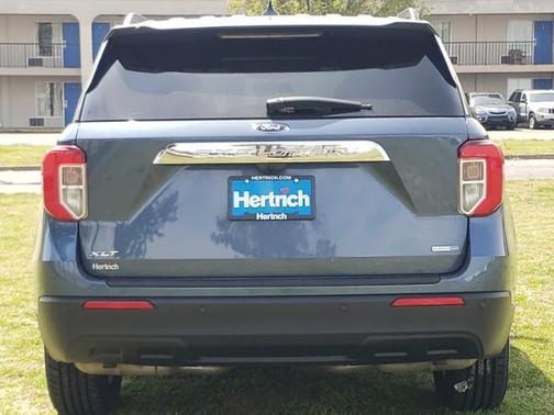Photo 5 of 32 of 2020 Ford Explorer XLT