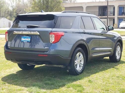Photo 4 of 32 of 2020 Ford Explorer XLT