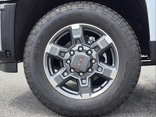 Glacier White Tricoat 2026 GMC Sierra 2500 SLT