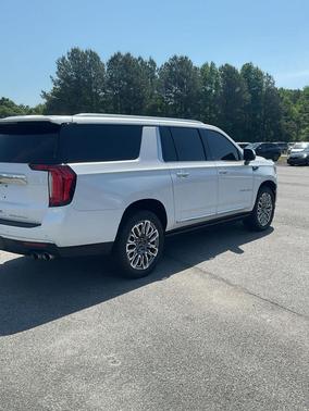White Frost Tricoat 2022 GMC Yukon XL Denali