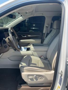 White Frost Tricoat 2022 GMC Yukon XL Denali
