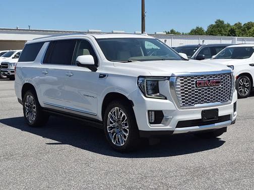 White Frost Tricoat 2022 GMC Yukon XL Denali